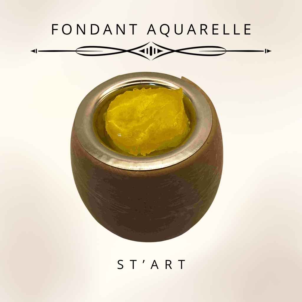 Fondant Aquarelle Banane en gel cristal jaune, posé dans la coupelle d'un brûle-parfum en bois (brûle-parfum non inclus) – ST'ART
