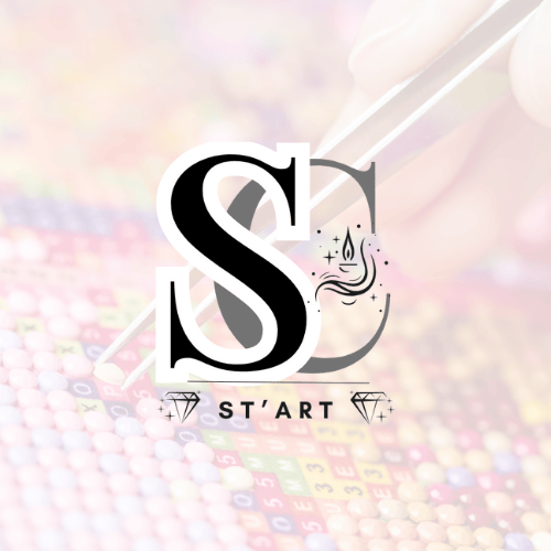 Logo ST'ART en surimpression sur une main posant des strass de Diamond Painting avec une pince